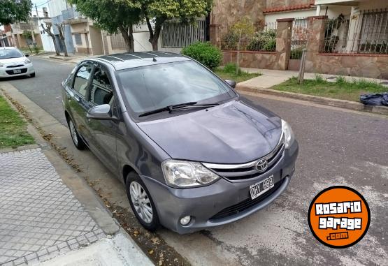 Autos - Toyota ETIOS XLS 2015 Nafta 99400Km - En Venta