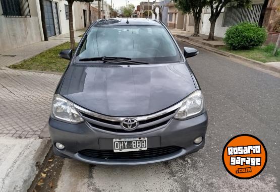 Autos - Toyota ETIOS XLS 2015 Nafta 99400Km - En Venta
