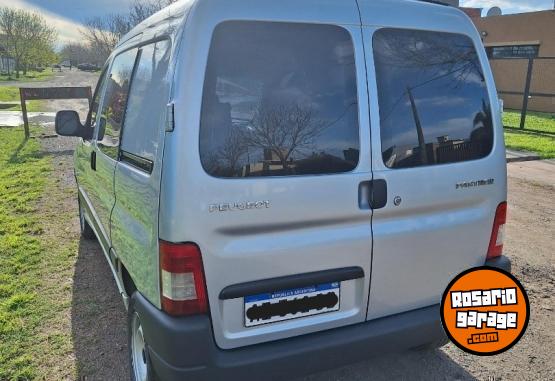 Utilitarios - Peugeot Partner 1.6 HDI 92 5as 2020 Diesel 145000Km - En Venta
