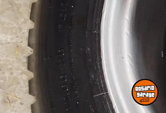 Accesorios para Autos - 5 ruedas camion + 2 camaras - En Venta