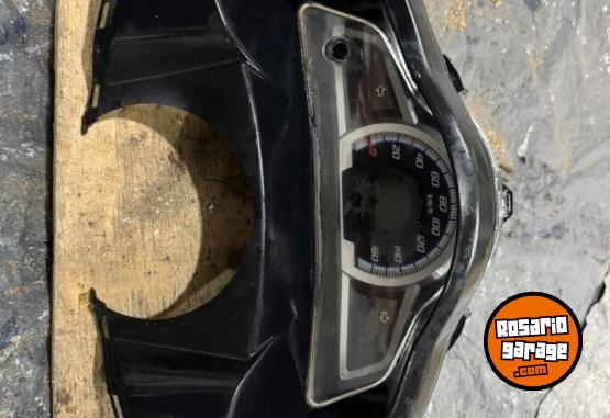 Accesorios para Motos - HONDA PCX 150 CACHAS, OPTICAS, PEDALIN, TABLERO, MANUBRIO, ASIENTO - En Venta