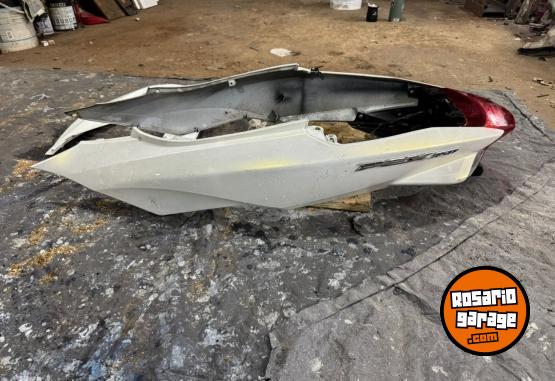 Accesorios para Motos - HONDA PCX 150 CACHAS, OPTICAS, PEDALIN, TABLERO, MANUBRIO, ASIENTO - En Venta