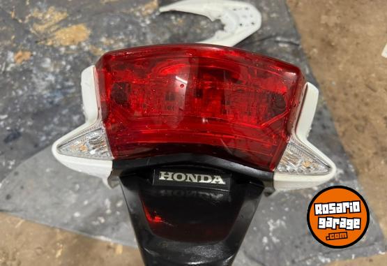 Accesorios para Motos - HONDA PCX 150 CACHAS, OPTICAS, PEDALIN, TABLERO, MANUBRIO, ASIENTO - En Venta