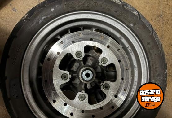 Accesorios para Motos - YANTA Y CUBIERTA KYMCO LIKE 125 120/70/12 56J - En Venta