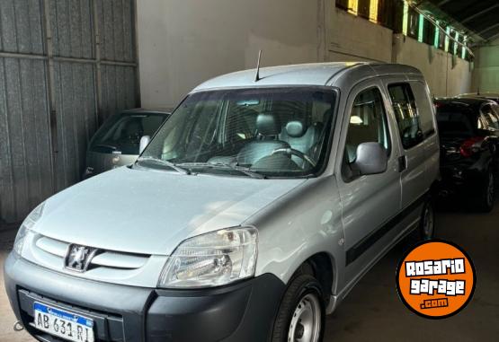 Utilitarios - Peugeot Partner 2017 Diesel 110000Km - En Venta