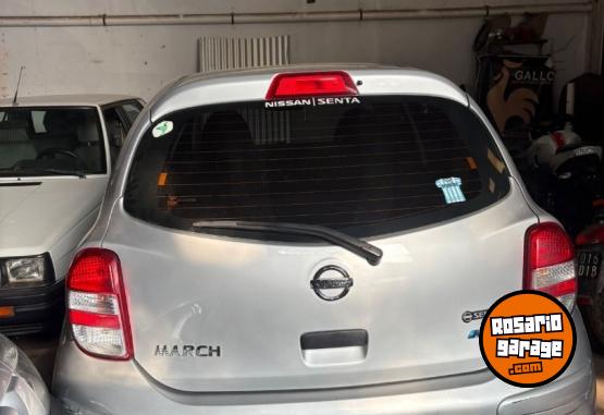 Autos - Nissan March 2013 Nafta 130000Km - En Venta