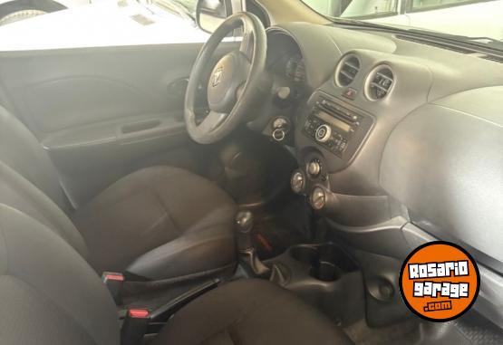 Autos - Nissan March 2013 Nafta 130000Km - En Venta