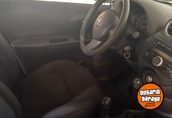 Autos - Nissan March 2013 Nafta 130000Km - En Venta