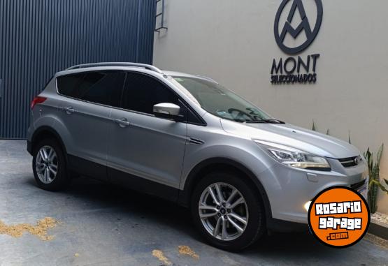 Camionetas - Ford kuga titanium 2016 Nafta 150000Km - En Venta