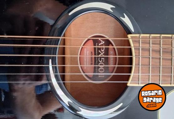 Instrumentos Musicales - YAMAHA APX 500II Y FUNDA GATOR - En Venta