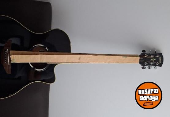 Instrumentos Musicales - YAMAHA APX 500II Y FUNDA GATOR - En Venta