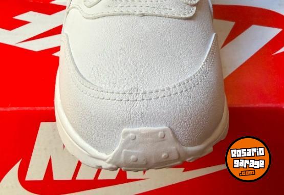 Indumentaria - Adidas deportivas  - Talle 39 - En Venta