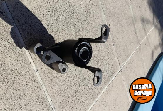 Accesorios para Autos - Soporte motor delantero derecho Ford Fiesta Kinetic - En Venta