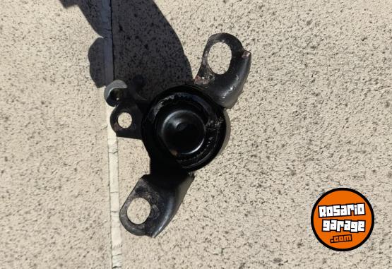 Accesorios para Autos - Soporte motor delantero derecho Ford Fiesta Kinetic - En Venta