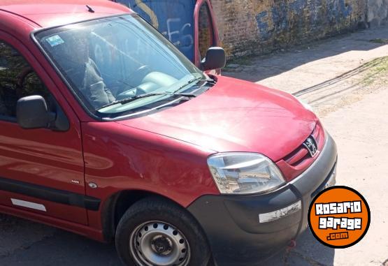 Utilitarios - Peugeot Partner 2012 Diesel 210000Km - En Venta