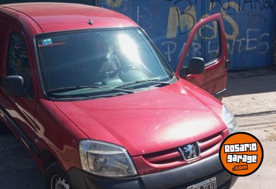 Utilitarios - Peugeot Partner 2012 Diesel 210000Km - En Venta