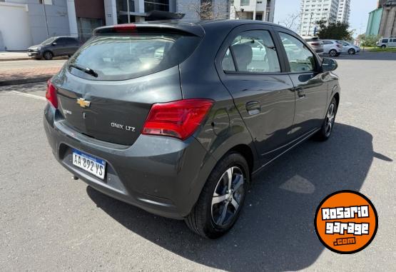 Autos - Chevrolet Onix LTZ 2017 Nafta 61000Km - En Venta