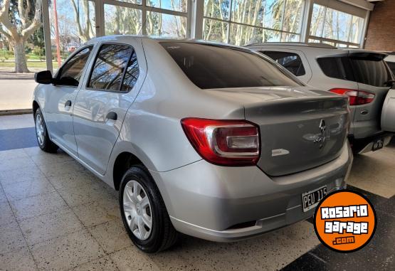 Autos - Renault Logan authentique 1.6 2015 Nafta 95000Km - En Venta