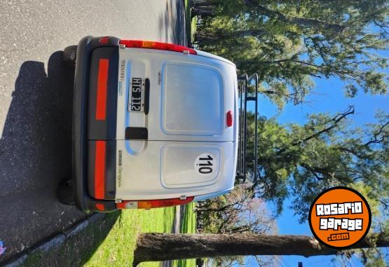 Utilitarios - Renault Kangoo 2009 GNC 252000Km - En Venta