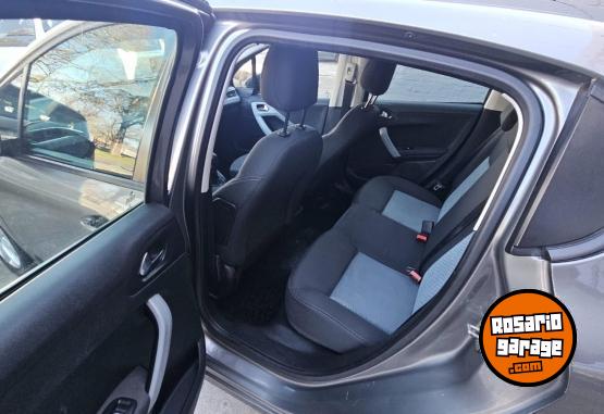Autos - Peugeot 208 2015 Nafta 78000Km - En Venta
