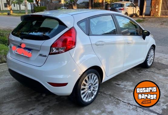 Autos - Ford Fiesta kinetic Se plus 2016 Nafta 118000Km - En Venta
