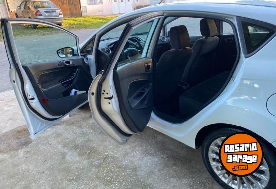 Autos - Ford Fiesta kinetic Se plus 2016 Nafta 118000Km - En Venta