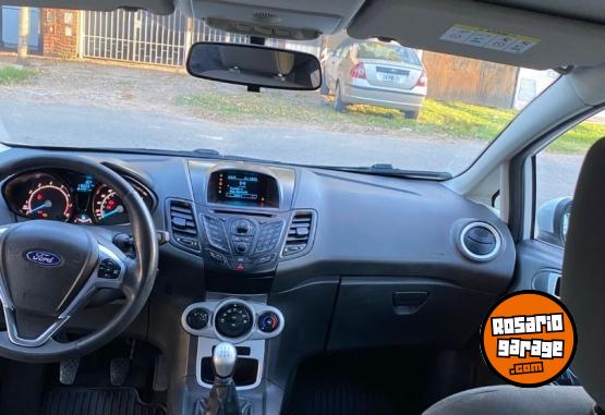 Autos - Ford Fiesta kinetic Se plus 2016 Nafta 118000Km - En Venta