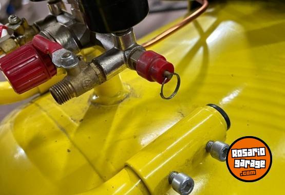 Herramientas - Compresor Goliat 200 lts casi sin uso - En Venta