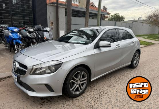 Autos - Mercedes Benz A200 2017 Nafta 80000Km - En Venta