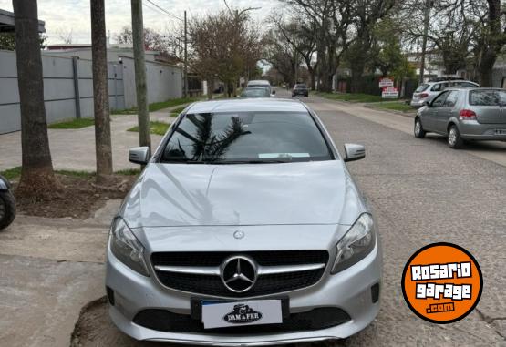 Autos - Mercedes Benz A200 2017 Nafta 80000Km - En Venta
