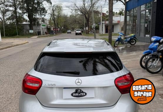 Autos - Mercedes Benz A200 2017 Nafta 80000Km - En Venta