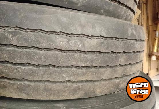 Accesorios para Autos - Pirelli 275/80/22.5 USADAS - En Venta