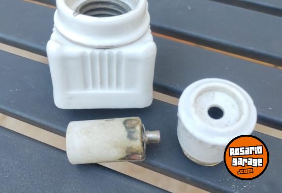 Hogar - LIQUIDO ANTIGUO TABLERO VINTAGE DE FUSIBLES Y AISLADOR ELECTRICO DE PORCELANAS - En Venta