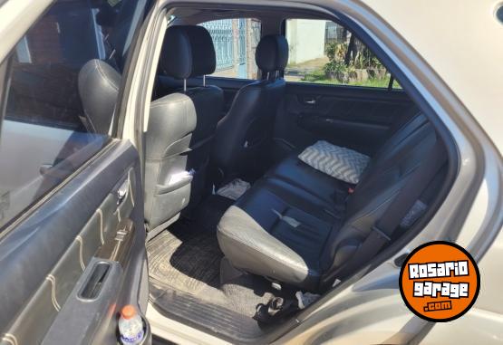 Camionetas - Toyota Hilux sw4 4x2 2014 GNC 200000Km - En Venta