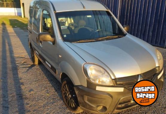 Utilitarios - Renault Kangoo 2017 GNC 205000Km - En Venta