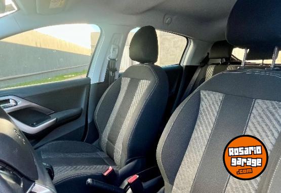 Autos - Peugeot 208 2018 Nafta 64500Km - En Venta