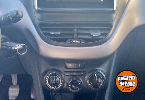 Autos - Peugeot 208 2018 Nafta 64500Km - En Venta