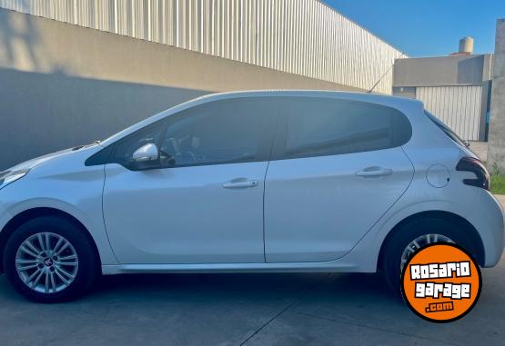 Autos - Peugeot 208 2018 Nafta 64500Km - En Venta
