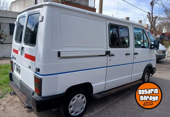 Utilitarios - Renault Trafic 1.9 1999 Diesel 111111Km - En Venta