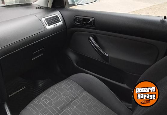 Autos - Volkswagen Bora 1.8 T 2011 Nafta 128000Km - En Venta