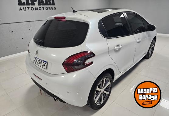 Autos - Peugeot 208 2017 Nafta 90000Km - En Venta