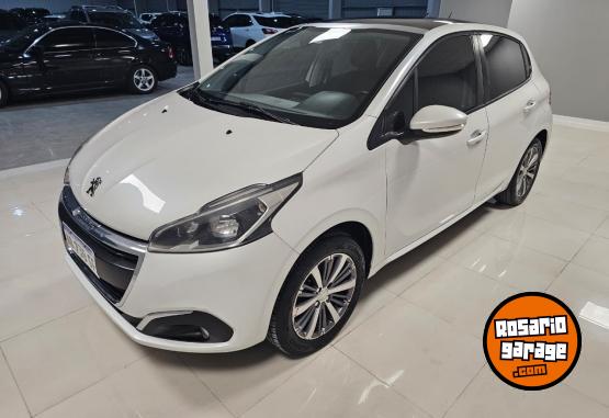 Autos - Peugeot 208 2017 Nafta 90000Km - En Venta