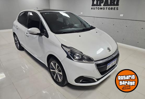 Autos - Peugeot 208 2017 Nafta 90000Km - En Venta