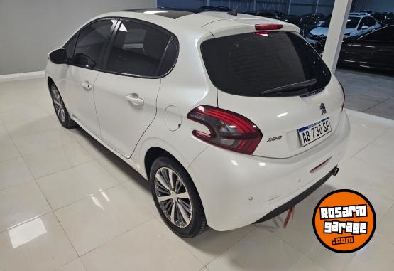 Autos - Peugeot 208 2017 Nafta 90000Km - En Venta