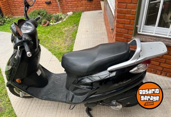 Motos - Suzuki an125 2015 Nafta 21721Km - En Venta