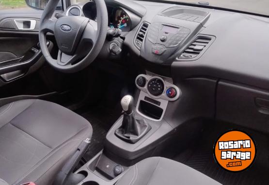 Autos - Ford Fiesta S 2016 GNC 130000Km - En Venta