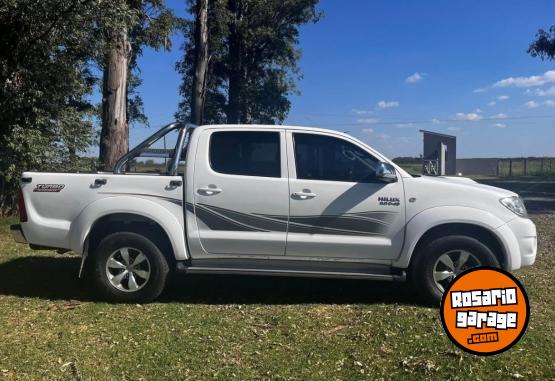 Camionetas - Toyota Hilux SRV 4x2 2009 Diesel 255000Km - En Venta