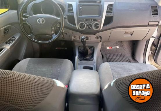 Camionetas - Toyota Hilux SRV 4x2 2009 Diesel 255000Km - En Venta