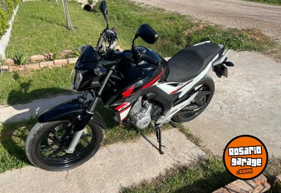 Motos - Honda CB 250 TWITER 2018 Nafta 14000Km - En Venta
