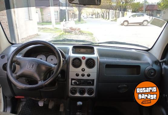 Utilitarios - Peugeot Partner 2011 Diesel 197000Km - En Venta